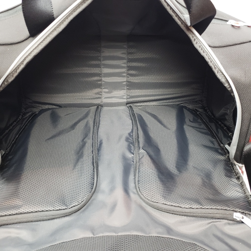 Men's Tumi Limited Ed. Ducati T3 Duffle NWOT - Picture 4 of 8